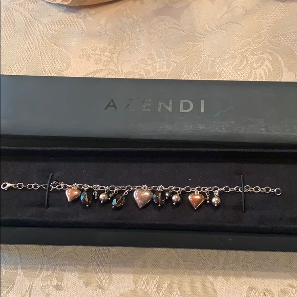 Azendi Heart Bracelet - Picture 3 of 5